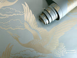 Papel Tapiz Azul Grisáceo con Dorado Diseño Aves Metálicas